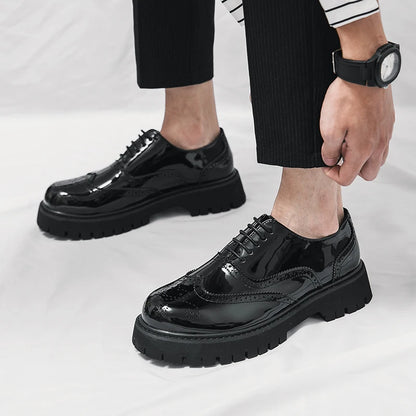 Man luxury Brand British Classic Pointed Dress Shoes Mens Patent Leather Black Wedding Shoes Oxford Formal Shoes Glossy Fashion