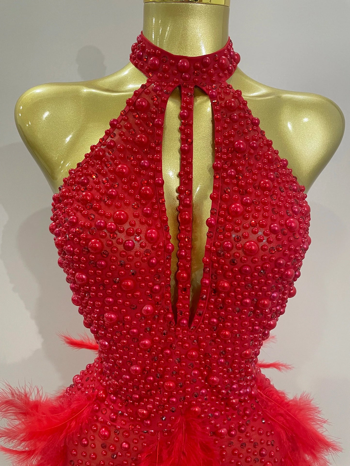 Women Luxury Rhinestones Pearls Feathers Halter Backless Short Dress Women Sexy Celebrate Birthday Dress Nightclub Stage Costume