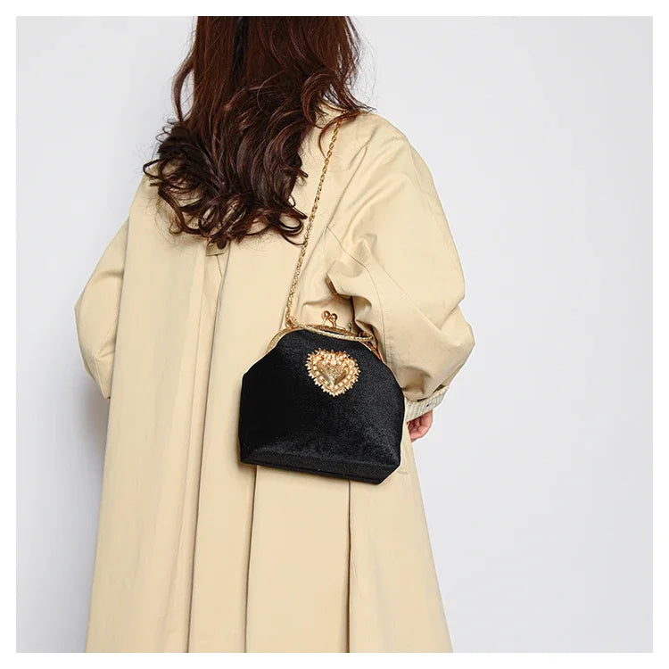 Chains Velvet Frame Heart Dinner Hand Bags Diamonds High Quality Shoulder and Crossbody Bags for Women 2024 Fashion Hot Sale
