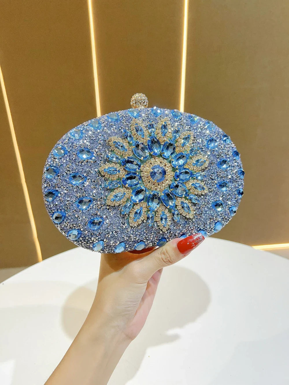 Luxurious Diamond-Encrusted Rhinestone Crossbody Small Handbag Versatile Elegant Women's Fashion Accessory