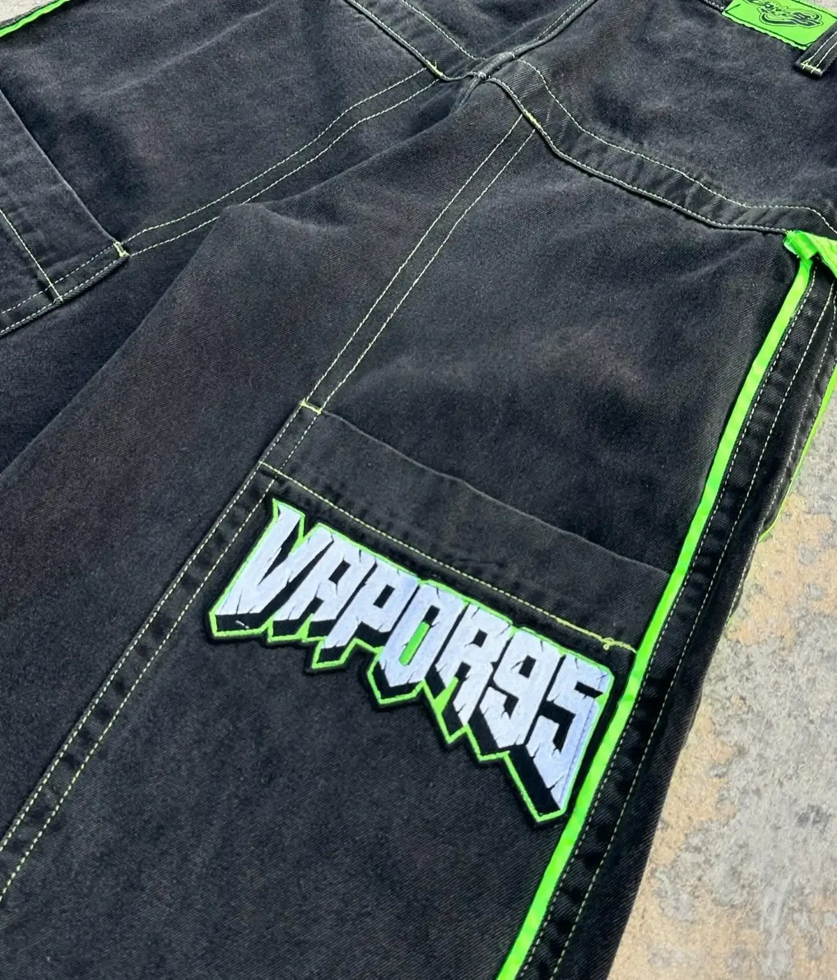 Vintage Men Jeans Gothic High Waist Wide Trouser Harajuku Vapor95 Denim Pants Embroidered Baggy Jeans Streetwear Y2K Jeans