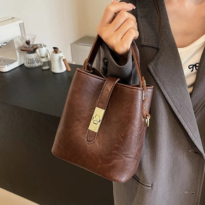 Retro small bag women 2024 new autumn/winter messenger bag fashion HOT portable bucket bag