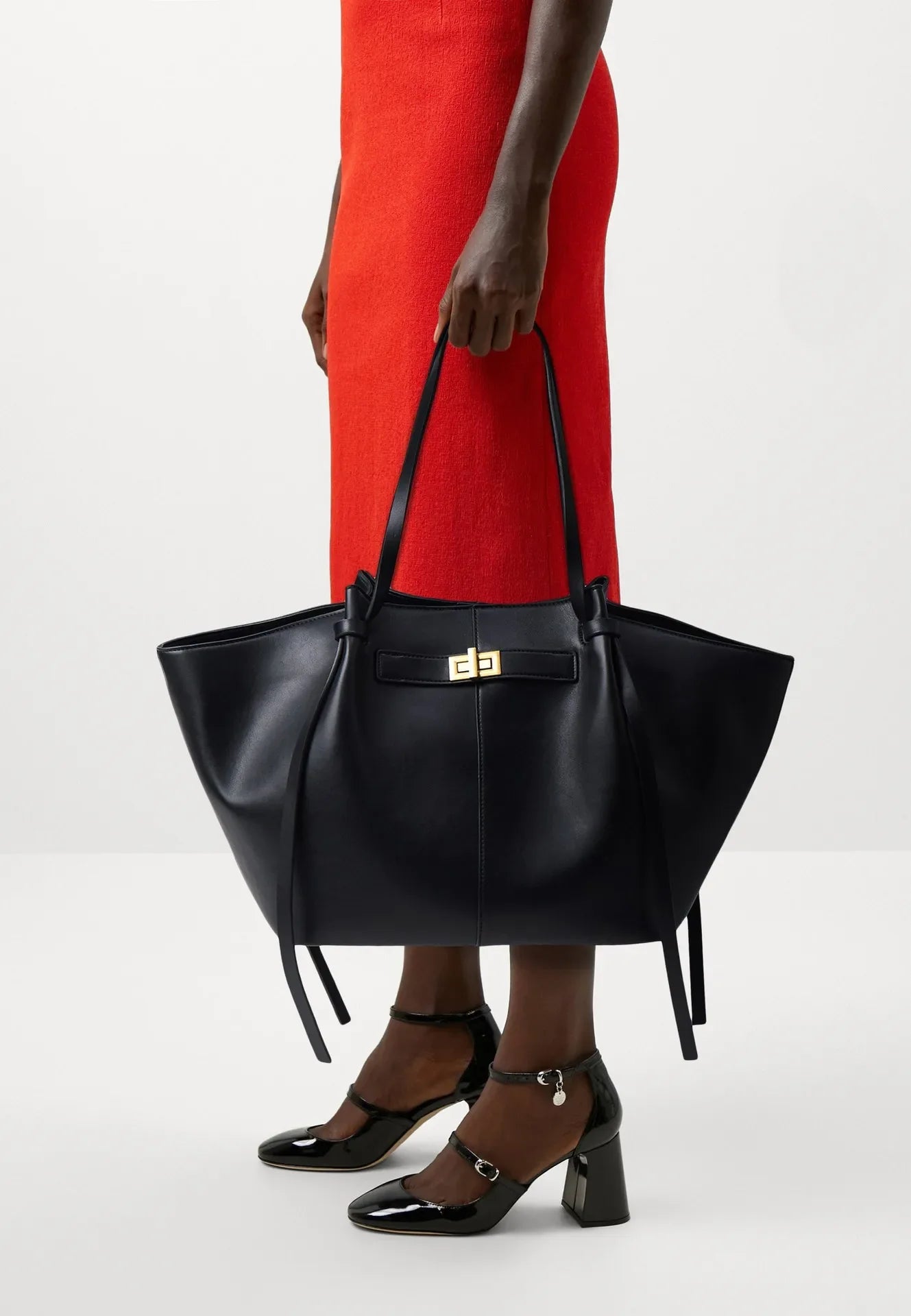 2026 New Large Capacity Trapeze Women Shoulder Bags Designer Metal Lock Handbags High-Quality Pu Leather Big Tote Commute Bag
