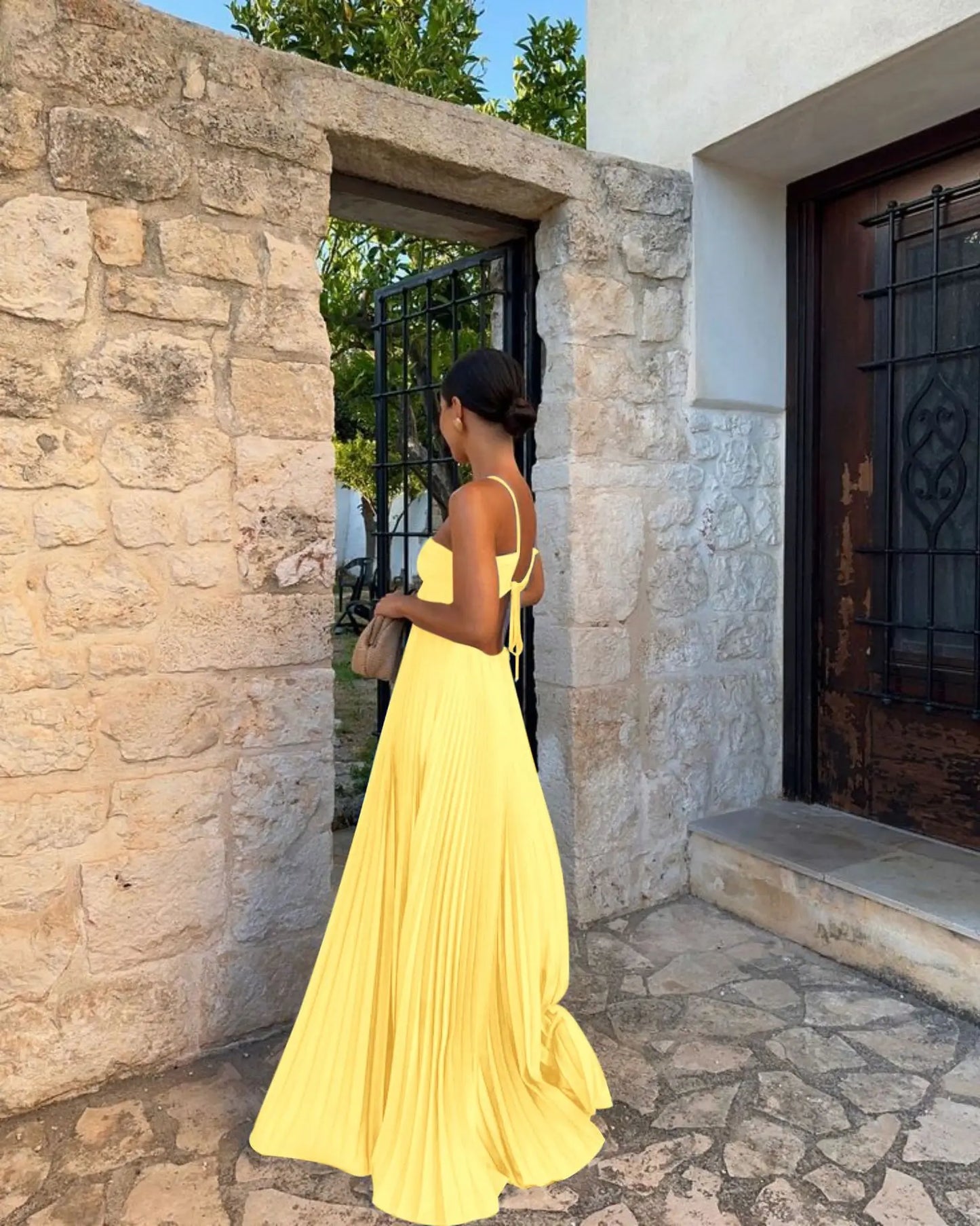 2025 New Women's Fashionable and Elegant Summer Camisole Beach Vacation Long Dress Elegant Backless Pleated Long Dress