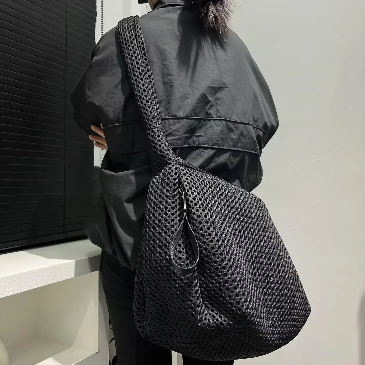 Ladies' fashionable mesh nylon lightweight diagonal cross bag with large capacity stitching casual shoulder bag