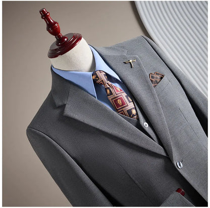 High-quality, Fashionable and Stylish Plus-size Men's Solid-color Suit Set, Men's Three-piece Set, One-button Casual Suit