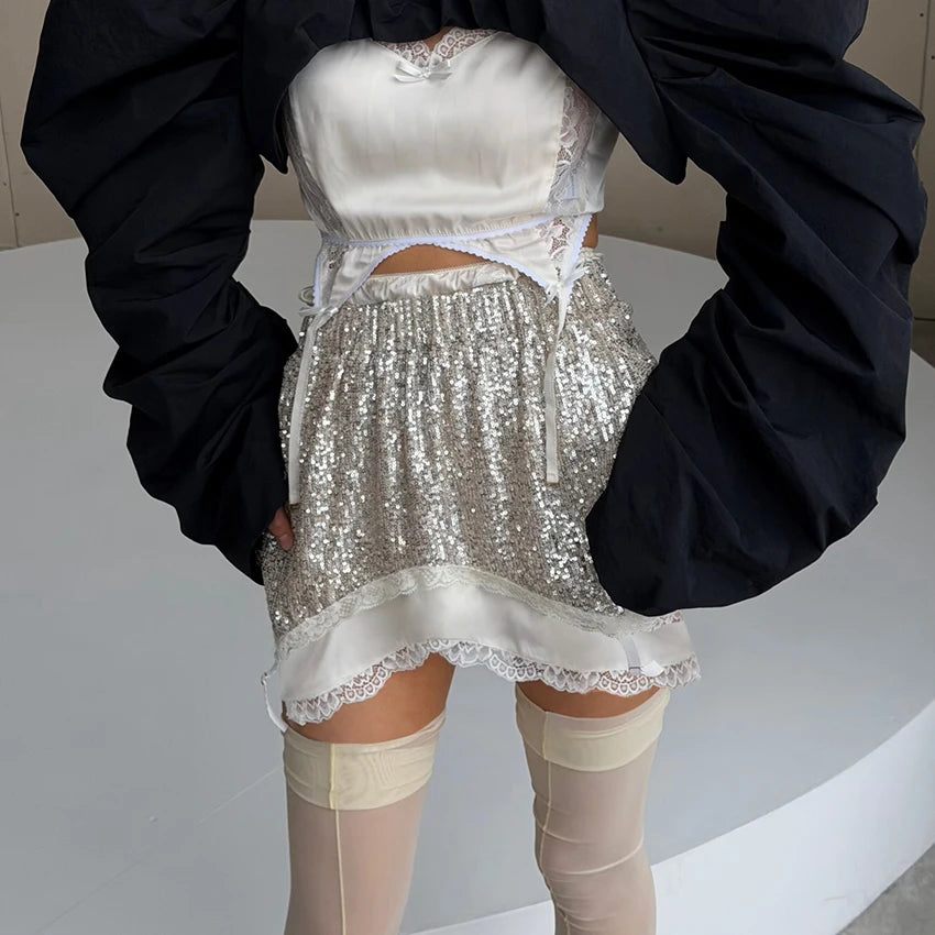 تنورة Linad Street Chic فضية دانتيل مطرزة بالترتر نسائية صيفية مثيرة بخصر عالٍ تنانير صغيرة غير منتظمة تنورة مرقعة كاجوال 2026