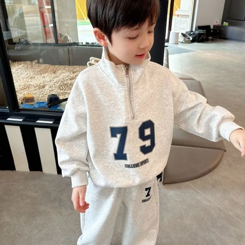 Boy White Grey Stand Collar Letter Sets Loose Casual Cotton Sports Suit Spring Autumn Children's Fashion Tops+Pants 2pcs 1-5 Yrs