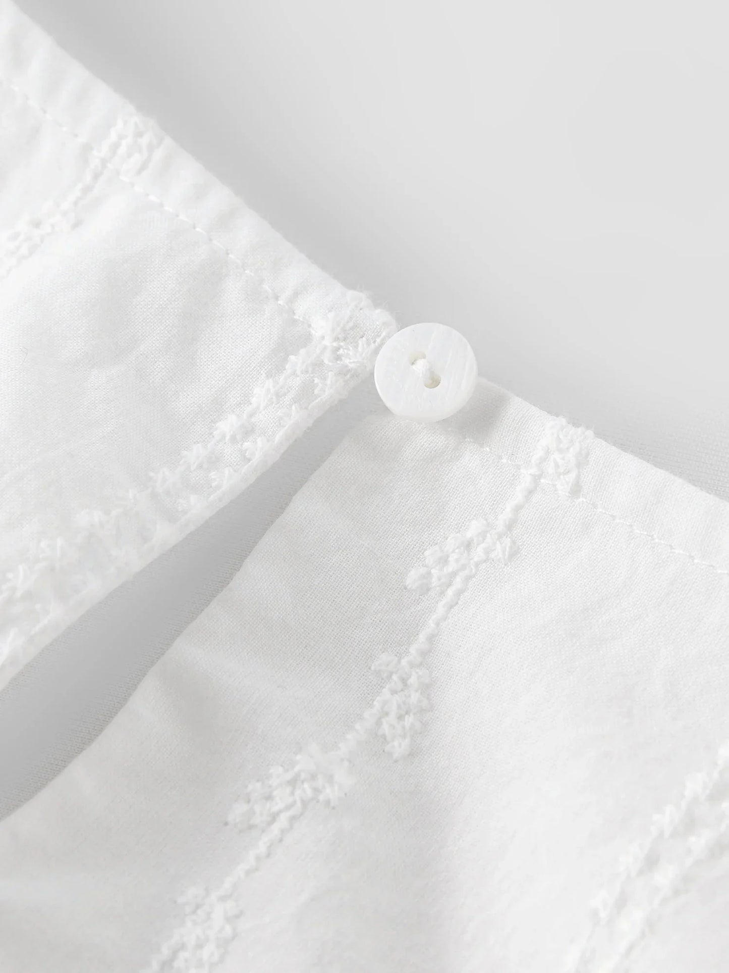 2026 Summer Women Asymmetrical Cut-out Tie-Neck Sleeveless Blouse Round Neck Top Soft Elegant Daily Layering Essential