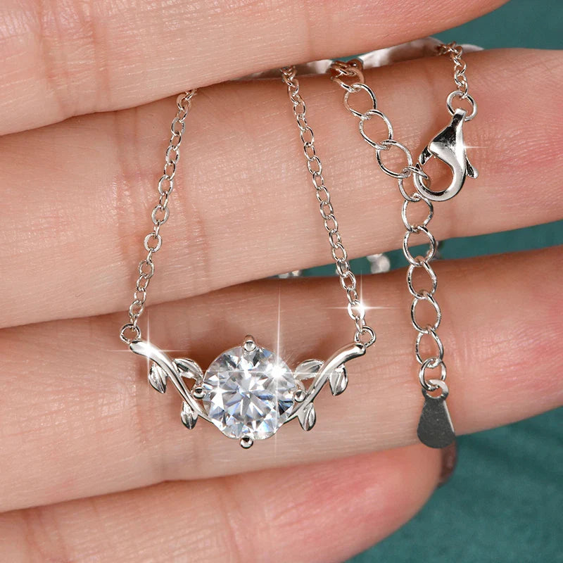 Exquisite Leaf Shape Pendant Necklace Certified 8MM Moissanite Diamond Necklaces for Women Neck Jewelry Accessories