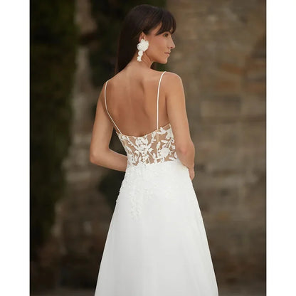 2026 Customized A line Bridal Gown Lace Applique Spaghetti Straps Backless Wedding Dress for Elegant Brides
