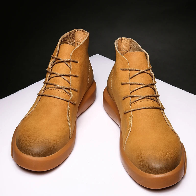 100% cowhide New large-sized men's boots Fashionable casual thick-soled breathable men's shoes Outdoor sports Chelsea boots