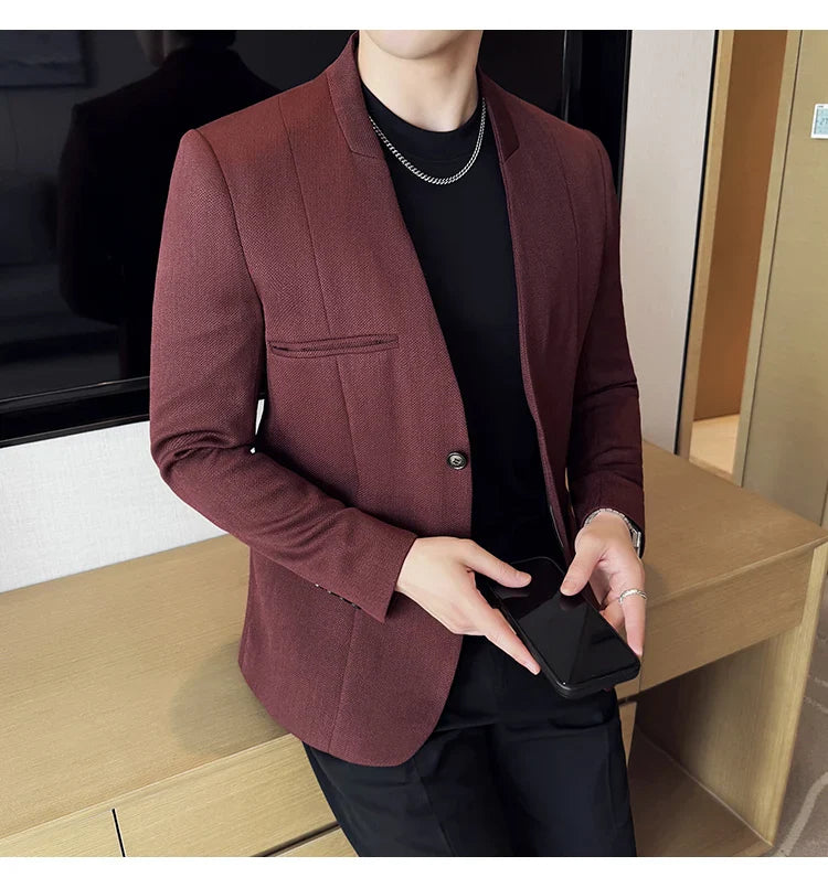 The new Chinese-style collarless suit is fashionable, handsome and versatile. It is a solid-color Korean-style fitted and fashio