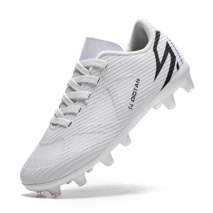 Low-top, soccer shoes, unisex, TF and FG, slip-resistant and wear-resistant, available in 3 colors. Sole spikes Not above ankle