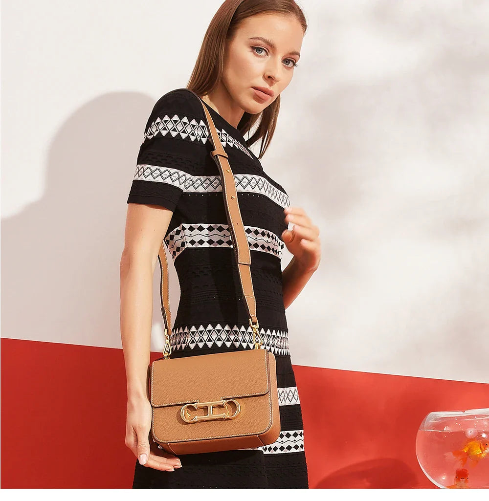 Women's Saddle Bag 2024 Autumn/Winter New Black Cow Leather Flip Small Square Bag Simple Commuter Diagonal Cross Bag