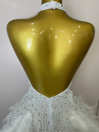 Women Luxury Rhinestones Pearls Feathers Halter Backless Short Dress Women Sexy Celebrate Birthday Dress Nightclub Stage Costume
