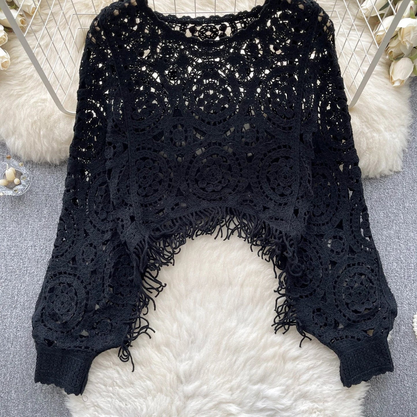 Autumn Casual Loose Knitting Top O Neck Hook Flower Hollow Long Sleeved Tassel Design Fashion French Vintage Blouse