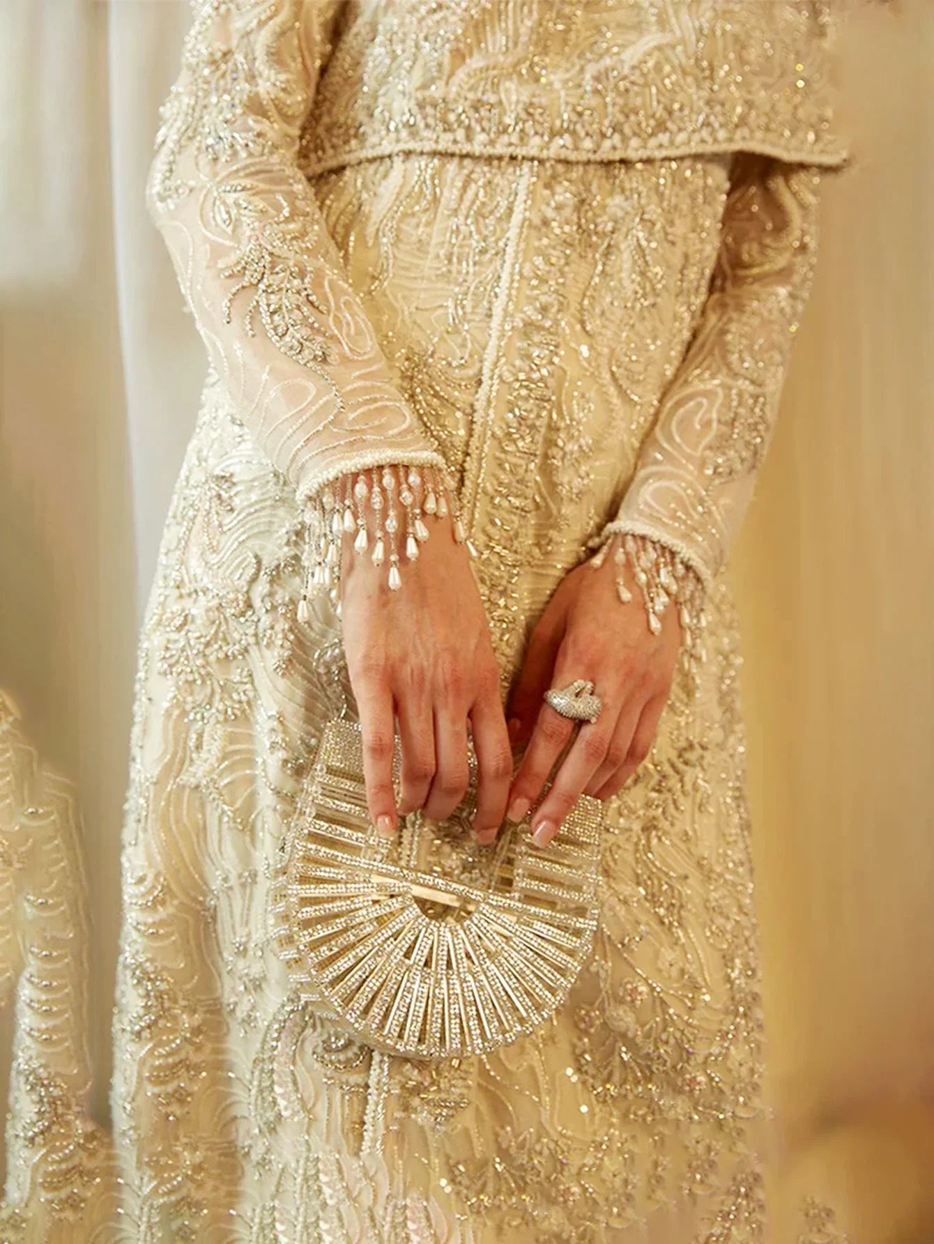 Women's Half-Moon Evening Bag Luxury Designer Rhinestone clutch bag Fan Shape Golden Party Bag Mini Sparkling Wedding Purse