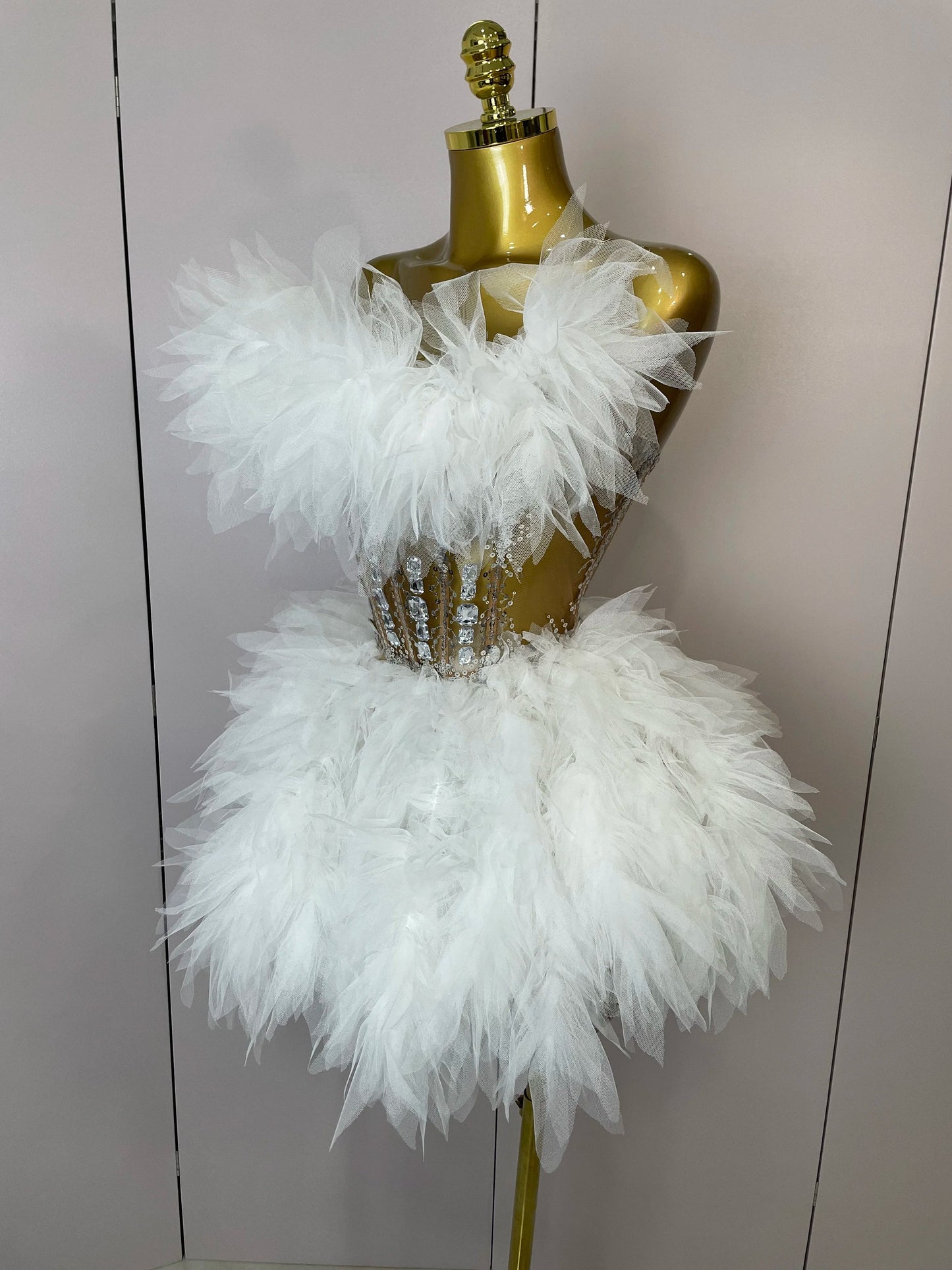 2025Women Sexy Backless Strap Mesh Fluffy Skirt 2 Pieces Diamond Sequins Stage Performance Costume Birthday Party Shooting Dress