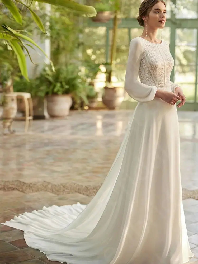Customized Summer Beach Wedding Dresses Boho Bridal Gowns 2024 Lace Bride Dress Long Sleeves Wedding Gowns White Round Neck