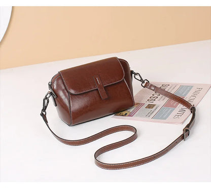 Oil Wax Cowhide Leather Cross Body Small Bag for Women Fashionable and Versatile Shoulder Shell Hand Bag Ladies Casual Phone Bag