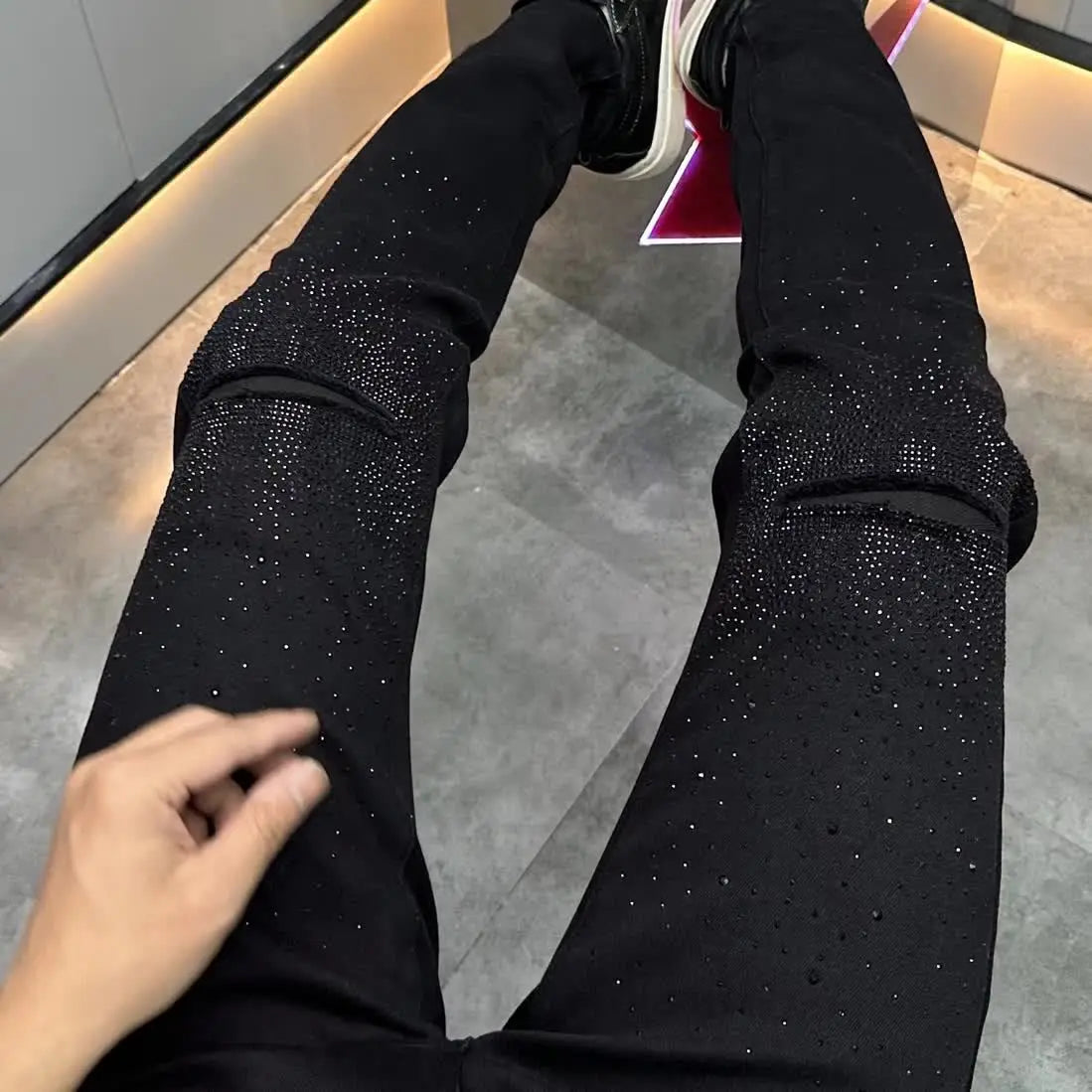 Korean Luxury Clothing Hot Diamonds Cowboy Pants Men 2025 Black Men's Slim HOLE Jeans Spring Autumn Denim Distressed Trousers