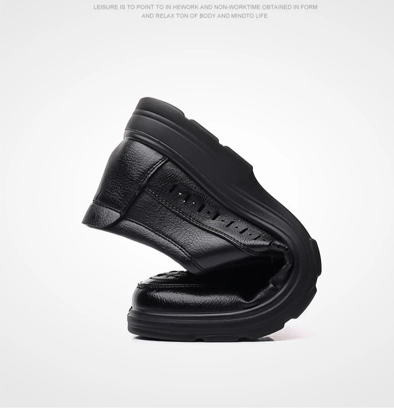 Summer New Designer Hallow Leather Shoes Man Breathable Soft Sole Business Casual Shoes Male Fashion Loafers Shoes for Man