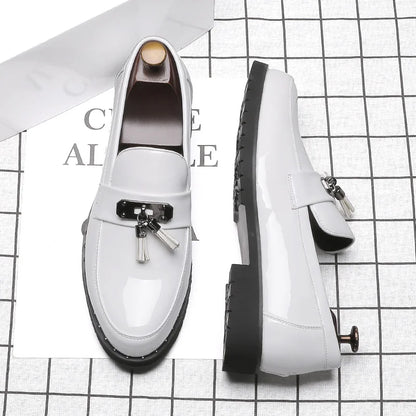 Italy Luxury Brand Loafers Men Shoes Tassel Men Designer Shoes British Style Lacquered Leather Shoes Thick Bottom Wedding Shoes