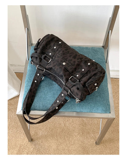 Vintage Leopard Rivet Motorcycle Handbag Barrel Shaped Boston Casual Messenger Bags for Female Shoulder Bag Fashion Ladies Totes