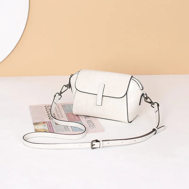 Oil Wax Cowhide Leather Cross Body Small Bag for Women Fashionable and Versatile Shoulder Shell Hand Bag Ladies Casual Phone Bag