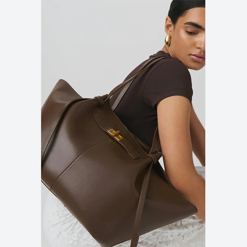 2026 New Large Capacity Trapeze Women Shoulder Bags Designer Metal Lock Handbags High-Quality Pu Leather Big Tote Commute Bag