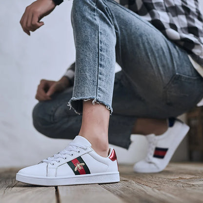 Original Brand Sneakers Men Bee Shoes High Quality Embroidery Men's Skateboard Shoes Comfortable Low Cut Women's Designer Shoes