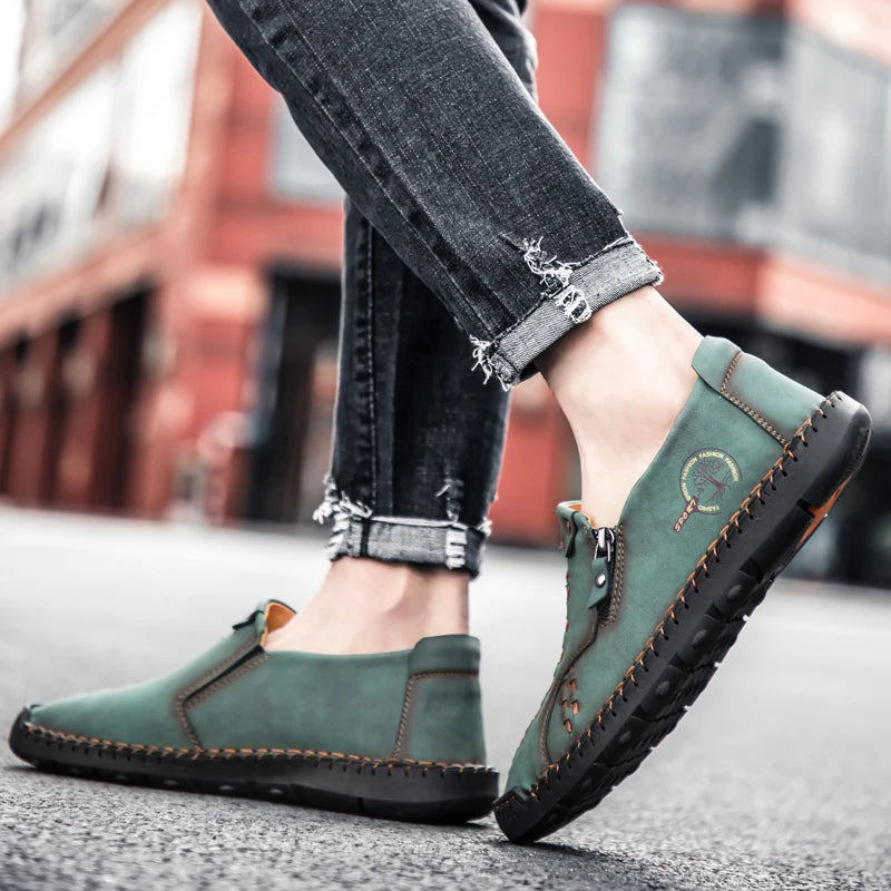 100% cowhide New large-sized men's boots Fashionable casual thick-soled breathable men's shoes Outdoor sports Chelsea boots