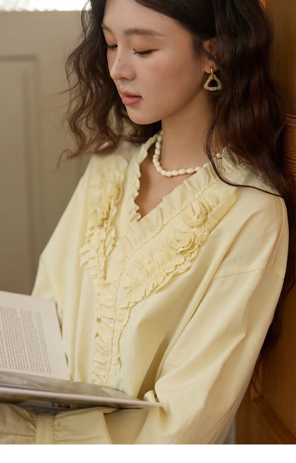 Hand Sewn Rose Blouse for Women Autumn 2025 V-neck  Edible Tree Fungus Edge Tops Sweet Lantern Sleeves Blouses MXE44X2470