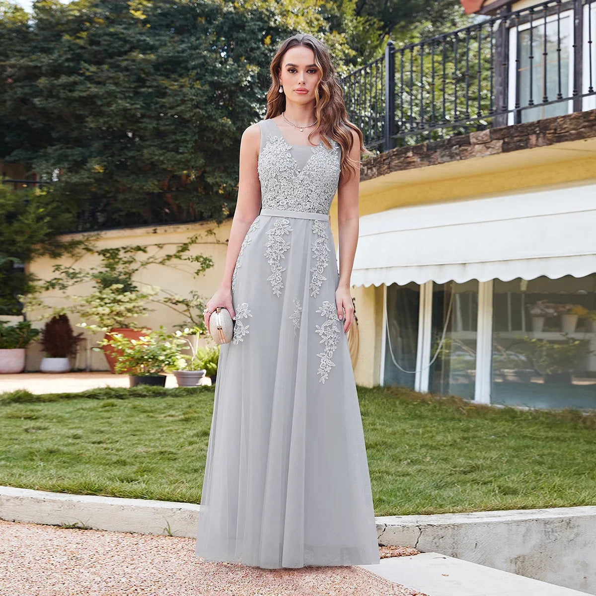 Women Burgundy Evening Dress Lace Appliques Tulle V-Neck Sexy Backless Prom Dresses A-Line Floor-Length Sleeveless Party Vestido