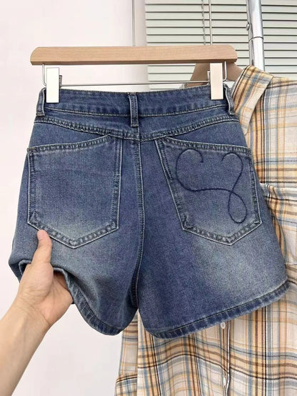 2026 New Women's High Waist A-Line Shorts Vintage American Style Slim Fit Heart Embroidery Casual Streetwear Denim Shorts