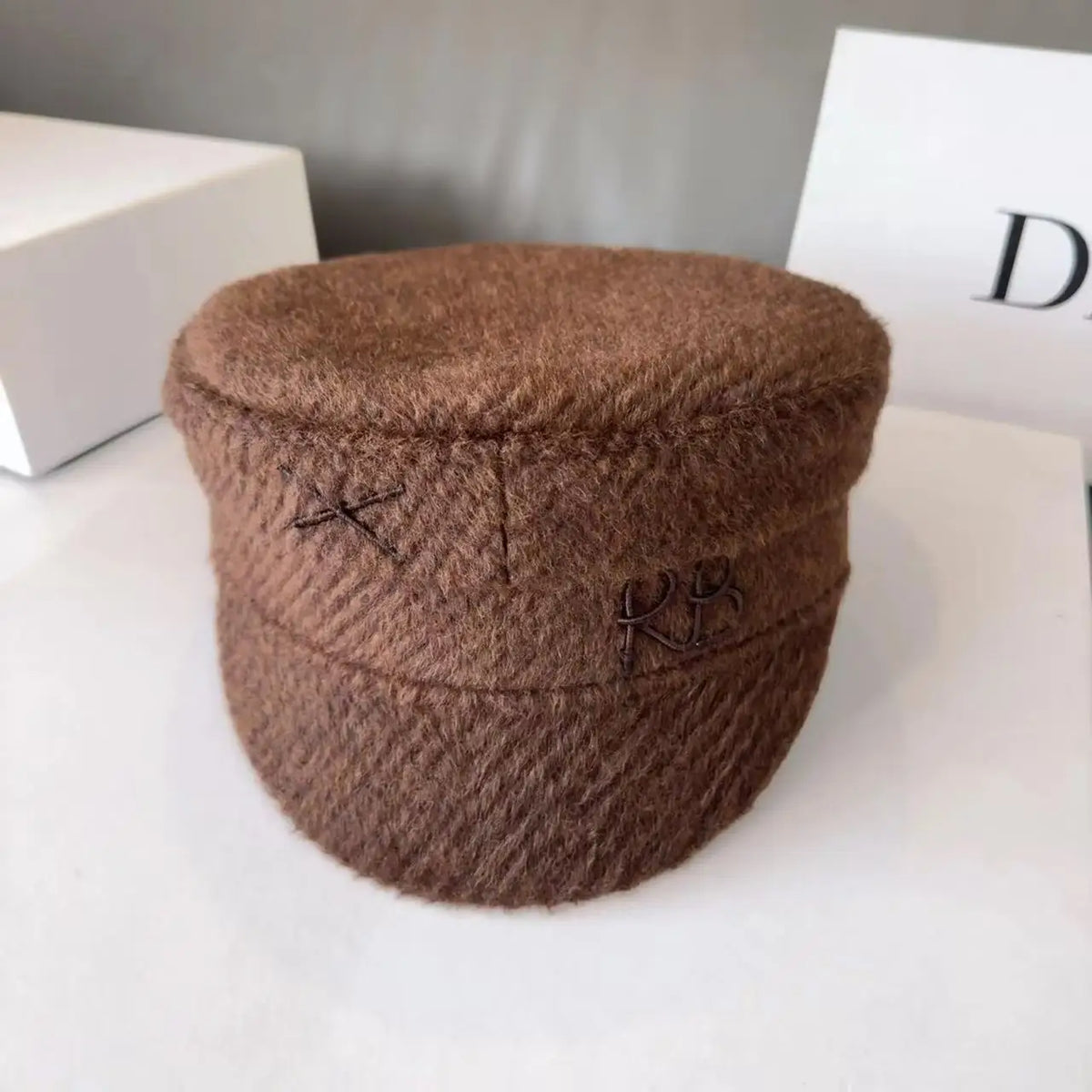 Brand Designer New Winter Embroidery Letter Baker Boy Straw Caps Purple Newsboy Caps Thick Warm Flat Cap Chapeau Homme