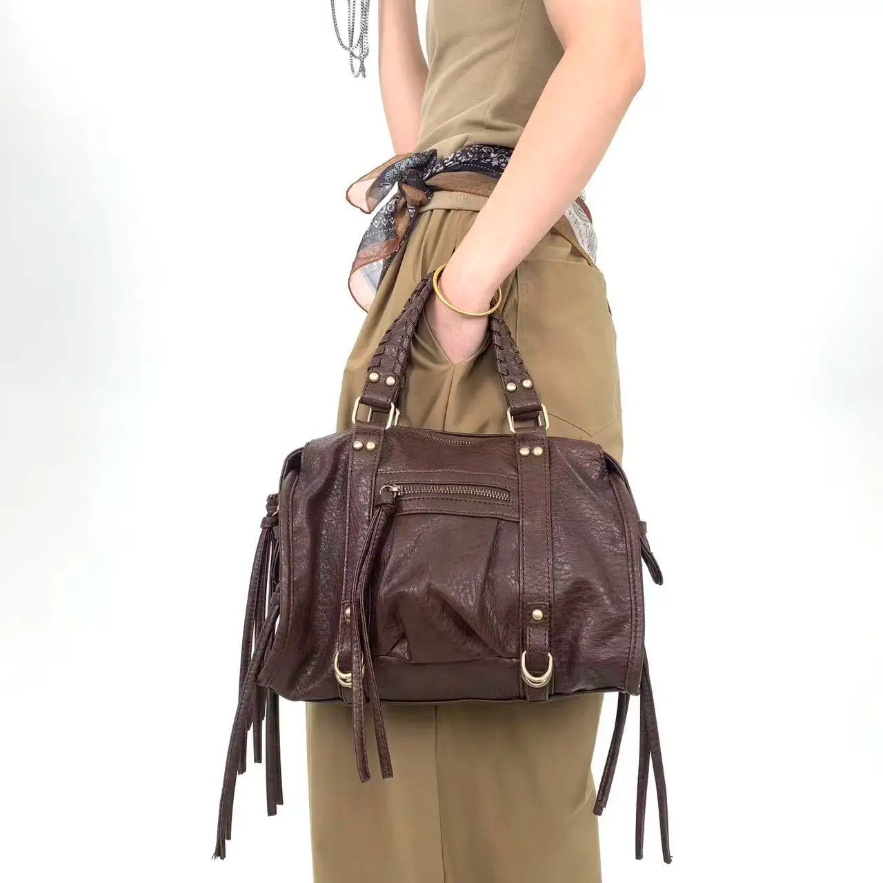 Y2K women's street style personalized rivet made old shoulder bag, retro motorcycle tote bag