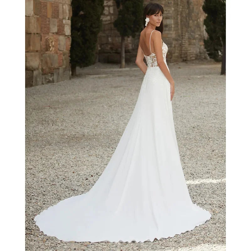 2026 Customized A line Bridal Gown Lace Applique Spaghetti Straps Backless Wedding Dress for Elegant Brides
