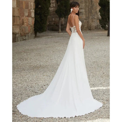 2026 Customized A line Bridal Gown Lace Applique Spaghetti Straps Backless Wedding Dress for Elegant Brides