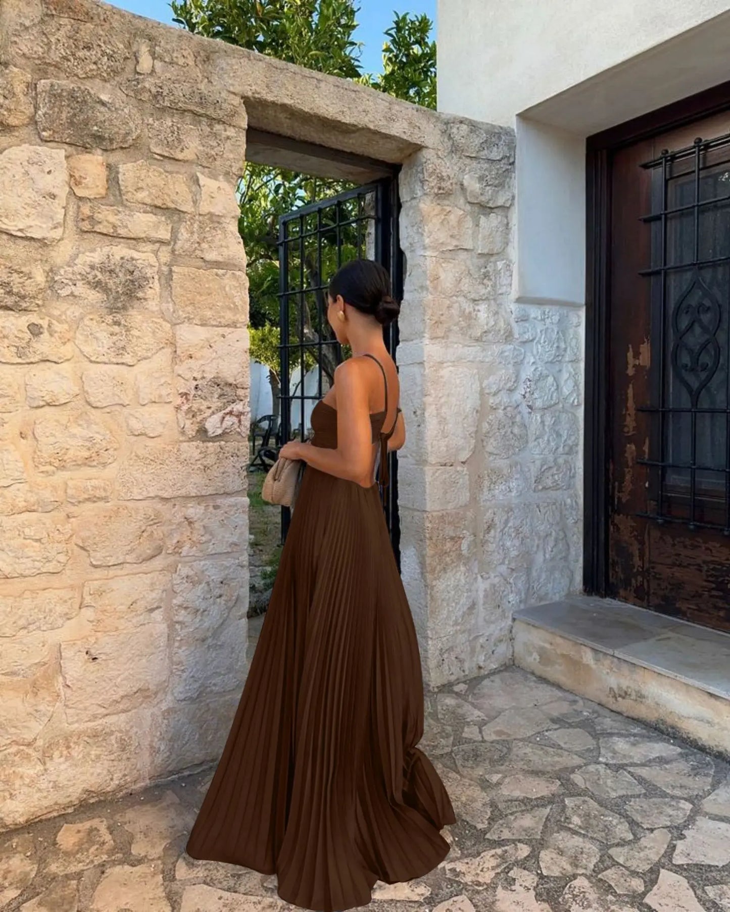 2025 New Women's Fashionable and Elegant Summer Camisole Beach Vacation Long Dress Elegant Backless Pleated Long Dress