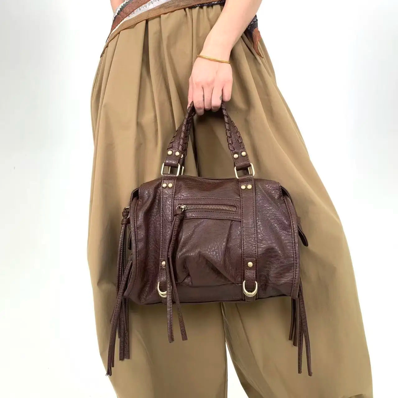 Y2K women's street style personalized rivet made old shoulder bag, retro motorcycle tote bag