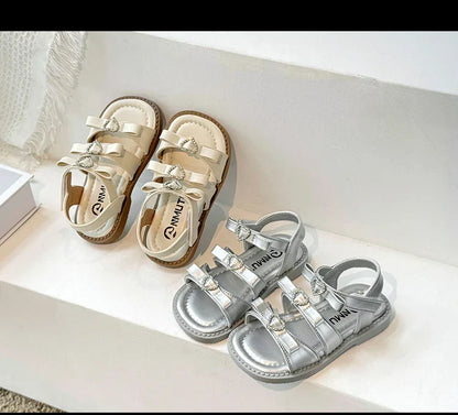 Girls Sandals New 2024 Summer Kids Fashion Bowknot Heart Princess Sandals Party Dress Shoes Children Soft Sole Beach Flats Shoe