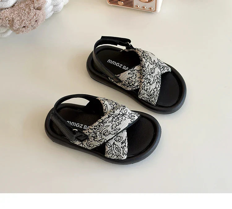 Girls Summer Beach Shoes Ethnic Style Kids Casual Sandals Soft Sole Fashion Children Retro Princess Shoes 2025 Summer New