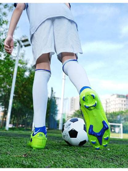 New Kids Low Top Soccer Shoes Boys Football Cleats Boys Lightweight Training Boots Youth Breathable Comfortable Football Sneaker