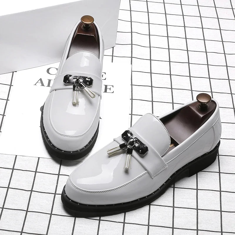 Italy Luxury Brand Loafers Men Shoes Tassel Men Designer Shoes British Style Lacquered Leather Shoes Thick Bottom Wedding Shoes