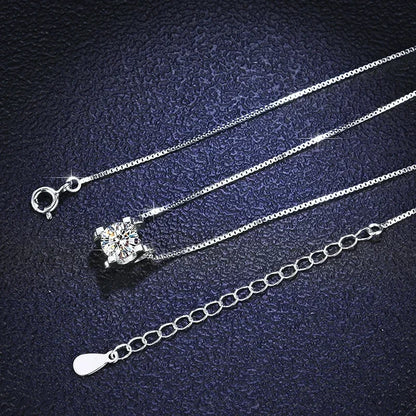 High - End PT950 Platinum Women's Accessories - 1 Carat D Color Moissanite Cow Head Pendant, Excellent Cut, Diamond - Test Passe
