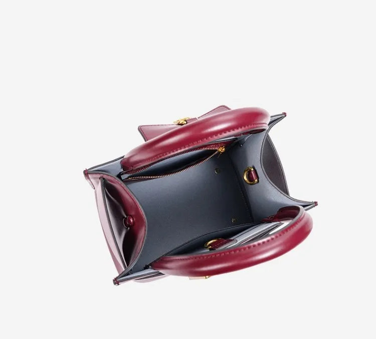 Chic Buckle Handbag Women 2026 New High Quality Trend Exquisite Luxe Shoulder Bag Distinctive Design Faux Leather Crossbody Bag