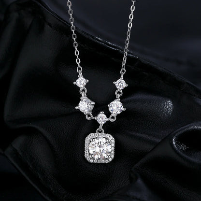 1CT D Color Moissanite Necklace 925 Sterling Silver Luxury Halo Charm Pendant Necklace For Women Bridal Wedding Jewelry