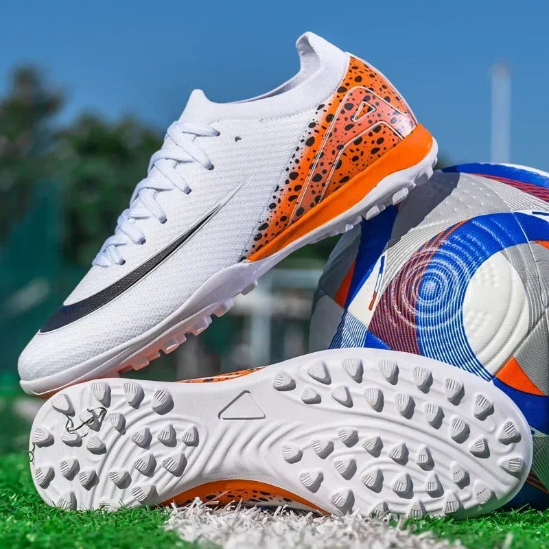 New Men Soccer Shoes Professional Football Boots Grass Outdoor Sport Non-Slip Training Shoes Match Sneakers Ultralight Unisex